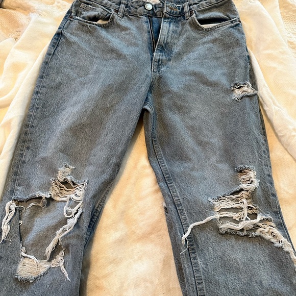 Zara ripped jeans - Picture 2 of 3